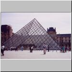 louvre-aaronpyramid.jpg